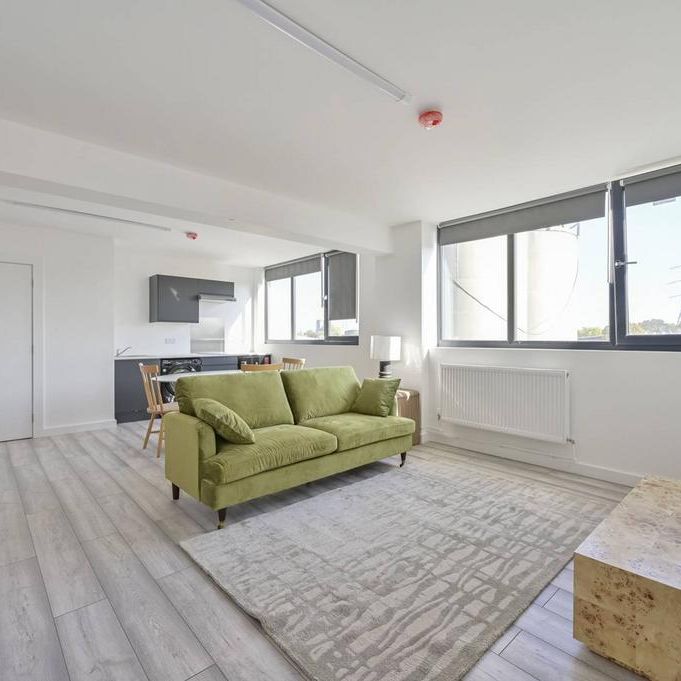 Studio to rent - Photo 1