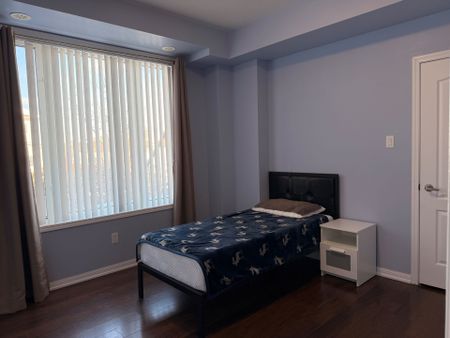 For Lease - 36 Walter Dove Court Unit# 8, Aurora, Ontario - Photo 2