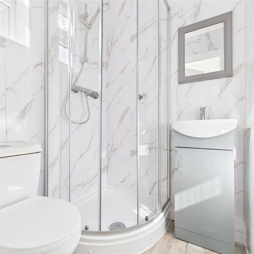 1 bedroom Studio in Elm Road, Berkshire - Photo 1