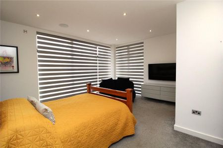 3 bedroom apartment to rent - Photo 3