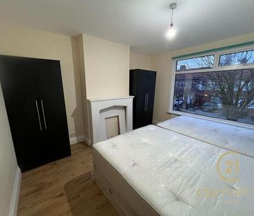 Kings Avenue, Greenford, UB6 - Photo 4