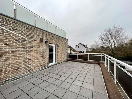 Gerenoveerd appartement met ruim terras en garagebox - Photo 3