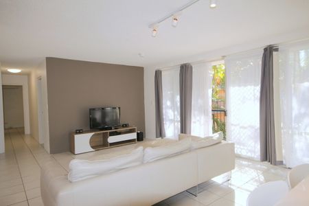 Furnished Chevron Island 3 Bedroom Apartment - Photo 2