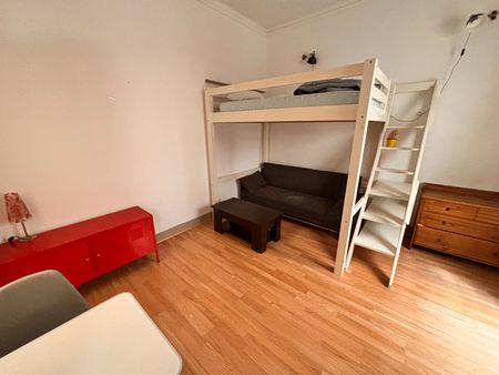 NIMES CENTRE - T2 MEUBLÉ DE 36 M2 - Photo 2