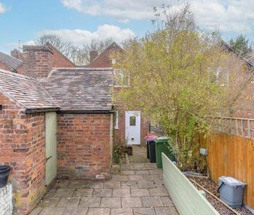 2 bedroom end of terrace house to rent - Photo 3