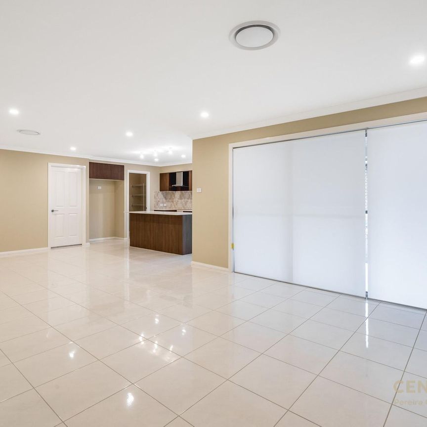 Large Family Home - Photo 1