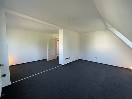 Gemütlich und gepflegt im Dachgeschoss! 2-Zimmer-Mietwohnung - Photo 5