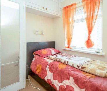 Westminster Drive, Cardiff, CF23 - Photo 5