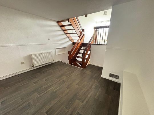 3 bedroom terraced house to rent - Photo 1