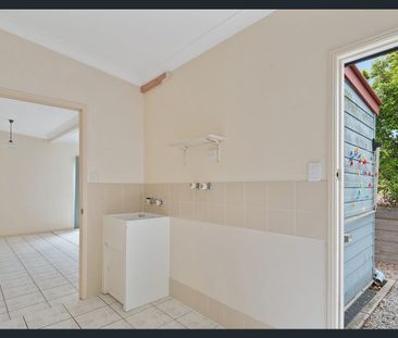 LARGE OPEN PLAN LIVING - 1 BEDROOM - Photo 3