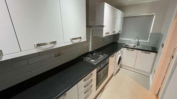 Whytecroft, Hounslow, TW5 - Photo 1