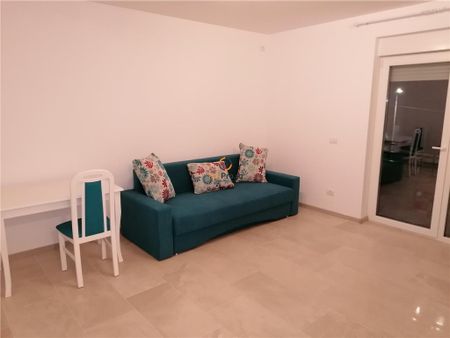 Deosebit Bloc NOU cu Loc de Parcare - Fotografie 4