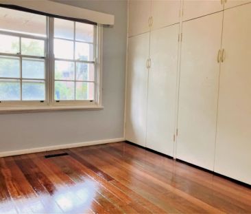 3 Bed, 1 Bath - Photo 6