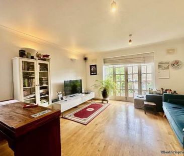 2 bedroom property to rent in London - Photo 1