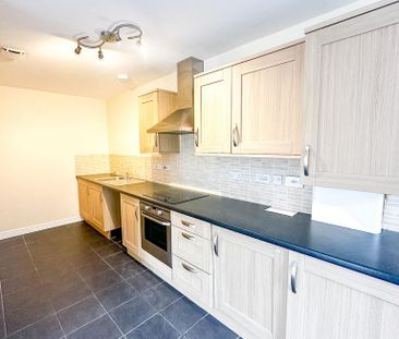2 bedroom flat to rent - Photo 3