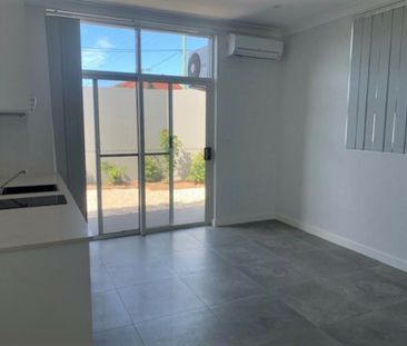 Available 30 March - Photo 5