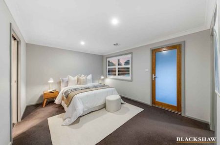 Beautiful Family home set in the popular family suburb of Casey - Photo 5