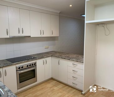 TWO BEDROOM LOWSET VILLA IN THE HEART OF CLEVELAND - Photo 2