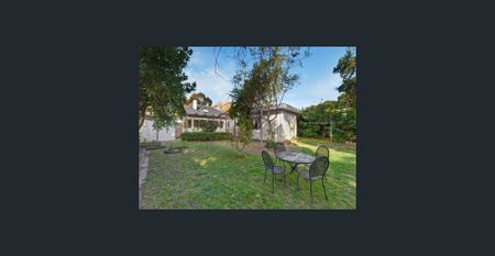 Well Located Deco Delight - Photo 4