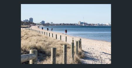 3 Bedrooms House in a Prized Location - Photo 3