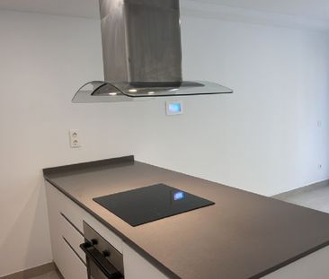 1 Bedroom Apartment For Rent in Estepona, Málaga - Photo 4