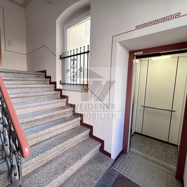 Schicke 2 Raum-Wohnung mit Stuck und Aufzug in Gera Untermhaus! - Photo 1