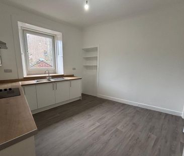 3 bedroom flat to rent - Photo 5