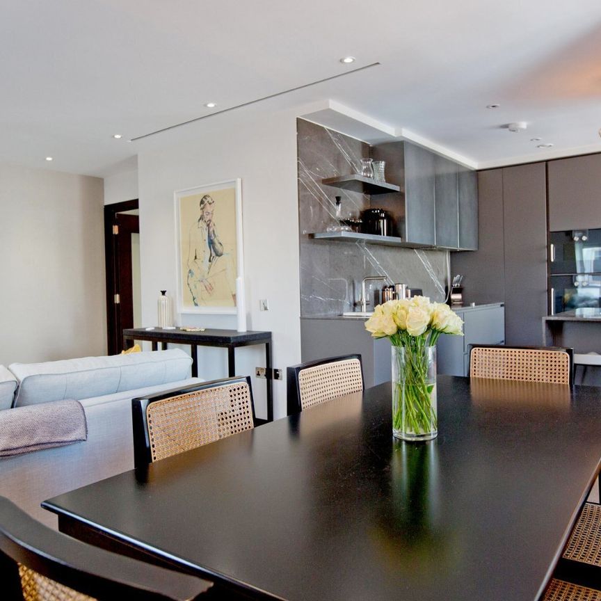 Golden Square, W1F, London - Photo 1