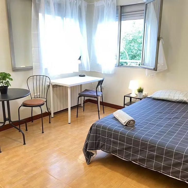 Calle de Pico de Alba, Madrid, Community of Madrid 28053 - Photo 1