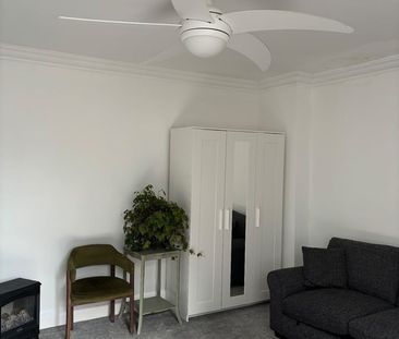 1 Bed Flat, Brunswick Square, BN3 - Photo 1