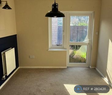 3 bedroom semi-detached house to rent - Photo 1