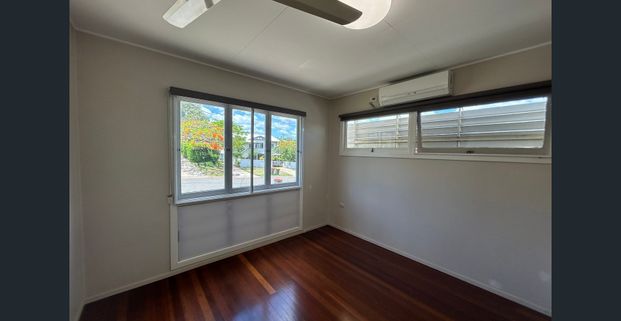 ENJOY THE NATURAL LIGHT, FUNCTIONAL LAYOUT AND HIGH SET HOME THAT IS AVIALABLE FOR RENT NOW! - Photo 1