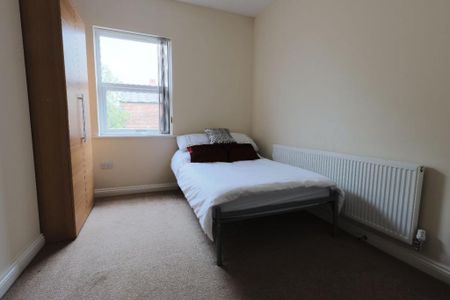 5 bedroom terraced house to rent - Photo 3
