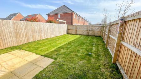 3 bedroom end of terrace house to rent - Photo 3