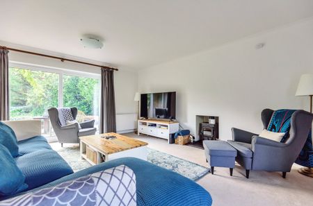 4 bedroom detached house to rent - Photo 3