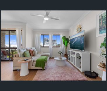 Great Location, Ocean Views, Walk to Beach - No Roads to Cross - Photo 1