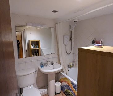 1 Bed Flat, Whitelow Road, M21 - Photo 3