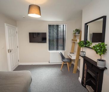 To Rent Moss Bank, **Available From August 2025 - 6 Bedrooms**, Che... - Photo 3