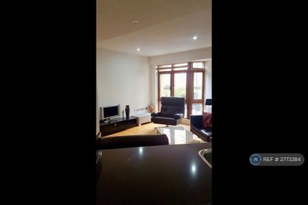 2 bedroom flat to rent - Photo 3