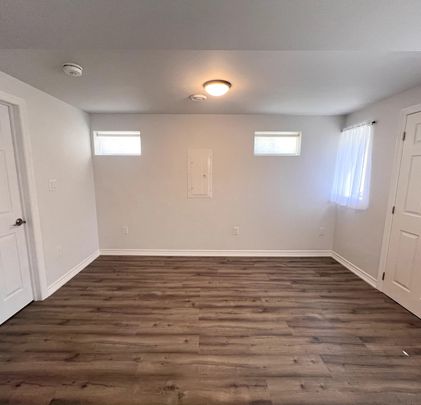 For Lease - 114 B Wood Crescent, Essa, Ontario - Photo 1