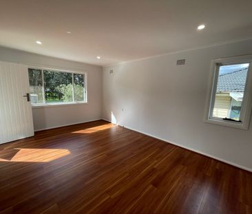 MODERN AND RENOVATED 3 bedroom house - MILLER - Photo 1