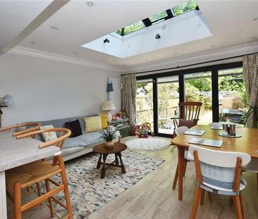 Courtwood Close, Salisbury, Wiltshire, SP1 - Photo 2