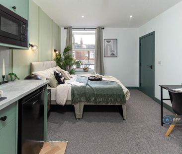 1 bedroom in a house share to rent - Photo 2