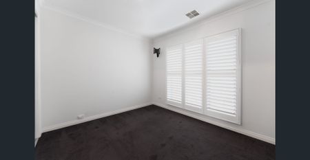 Living On a Grand Scale - Photo 4