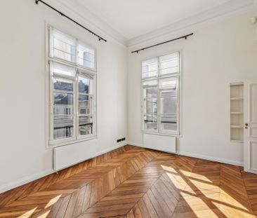 Location Appartement de luxe Paris 8 5 Pièces 155 m² - Photo 4