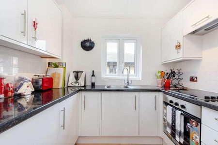 Hillbury Road, Heaver Estate, SW17 - Photo 3