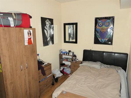 4 bedroom terraced house to rent - Photo 4