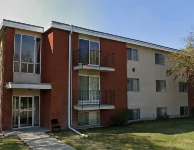 Apple Apartments | 14903 102 Avenue Northwest, Edmonton - Photo 1