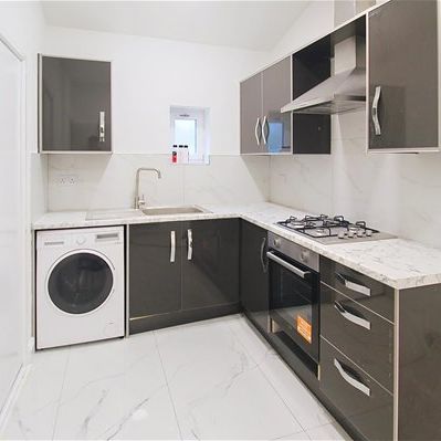 2-4 Thornton Lodge Road, Huddersfield - Photo 1