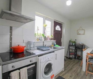 West Royd Avenue, Shipley, BD18 - Photo 2